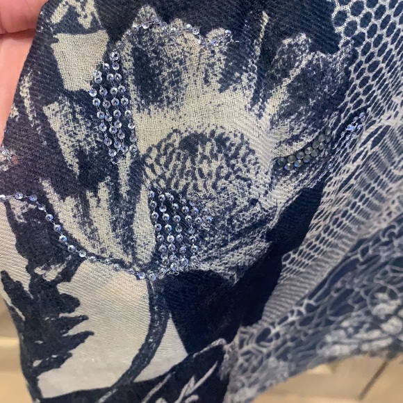 Women’s floral poncho/wrap - O/S - Picture 4 of 4